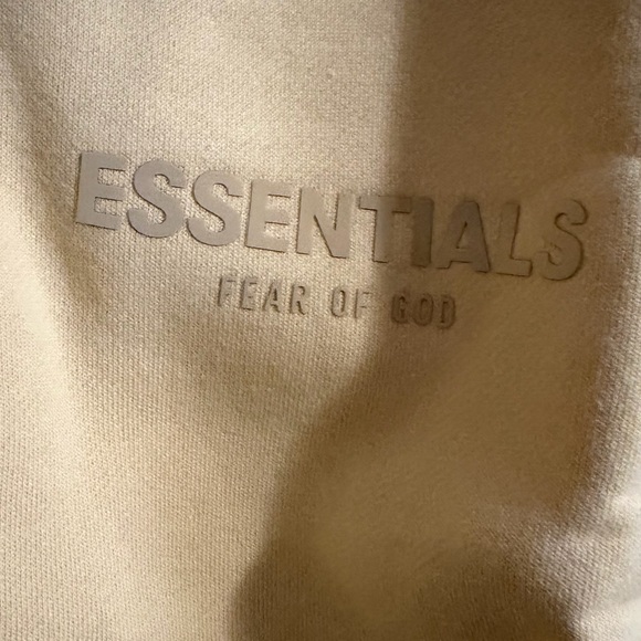 Essentials Fear of God Unisex Light Tuscan V-Neck Sweatshirt NWT Size Medium - Picture 6 of 8